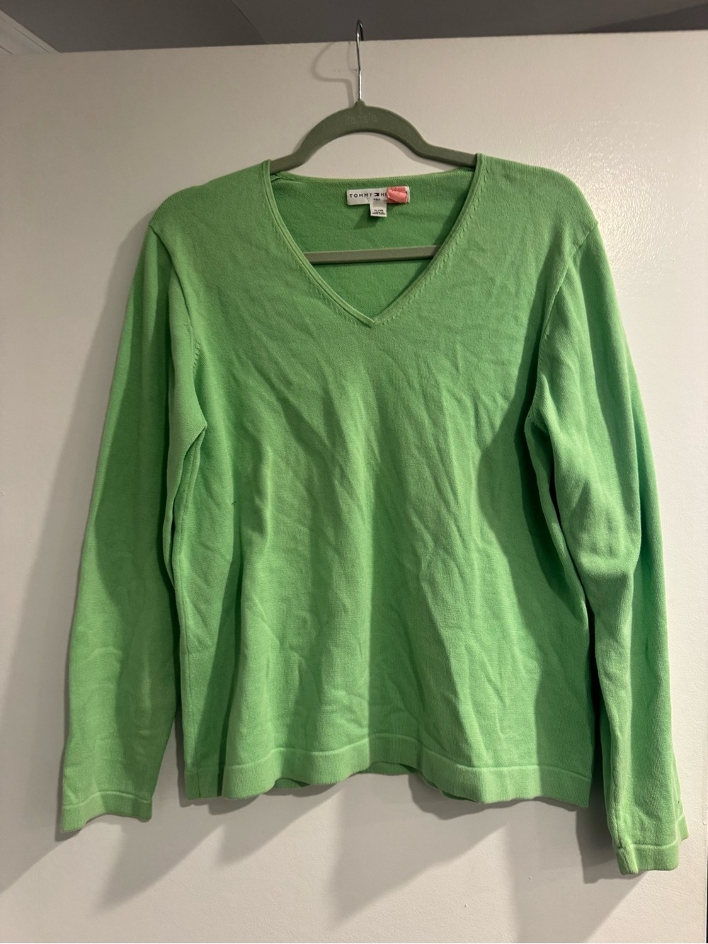 Tommy Hilfiger golf V-Neck Sweater in spring Green- size xl- 100% cotton